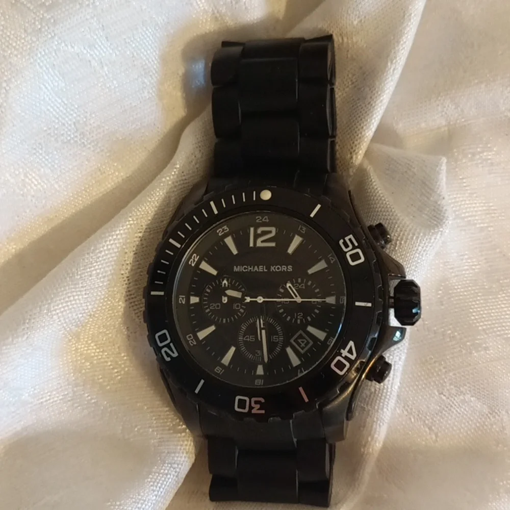 Michael Kors MK8211 black silicone oversized Chronograph men's watch